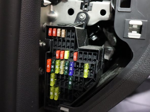 Überprüfen Sie die entsprechende Sicherung im Sicherungskasten